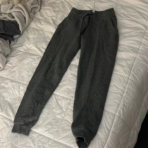 lululemon size 4 sweatpants